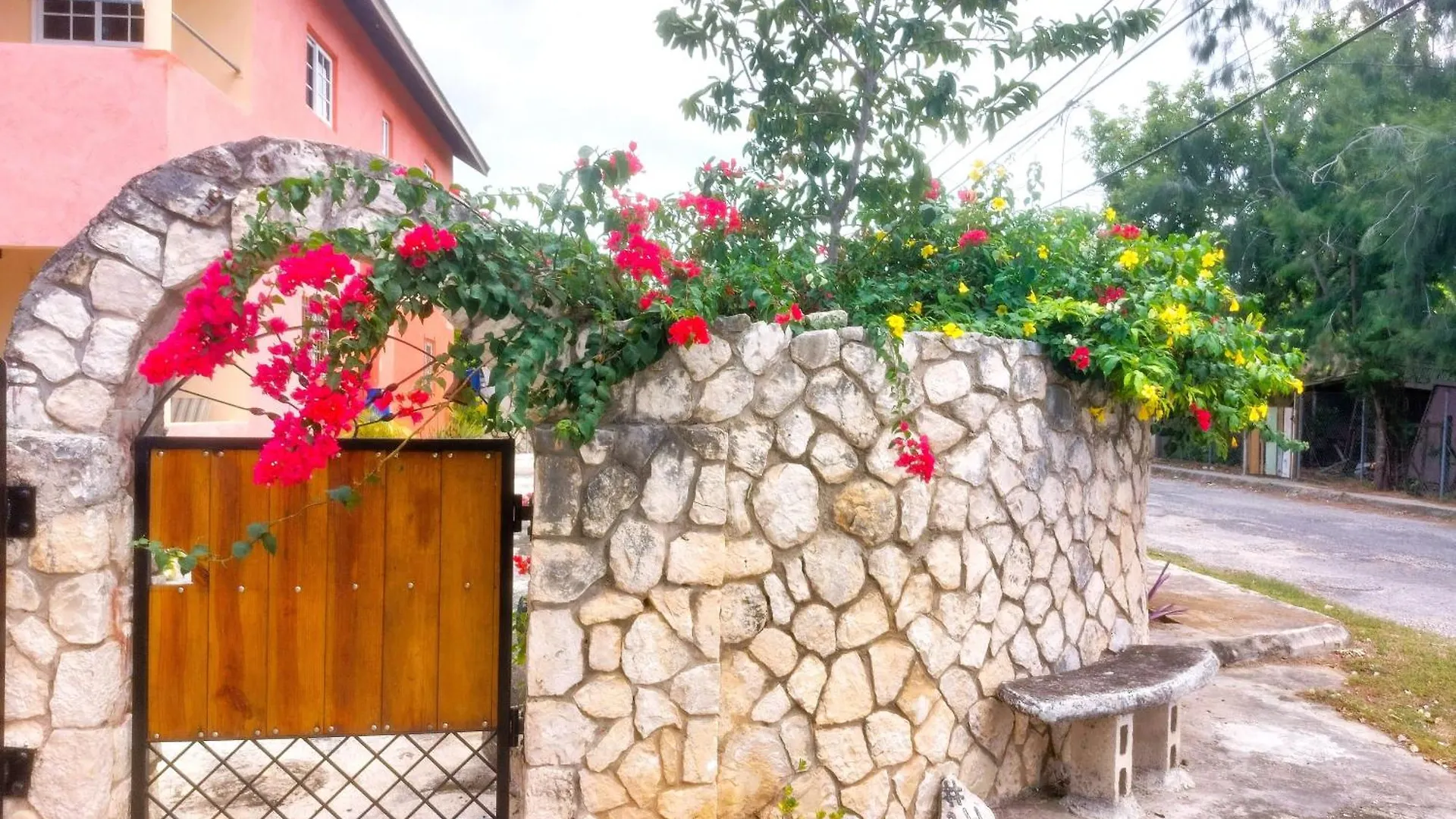 The Stoney Gate Cottages Negril Guest house